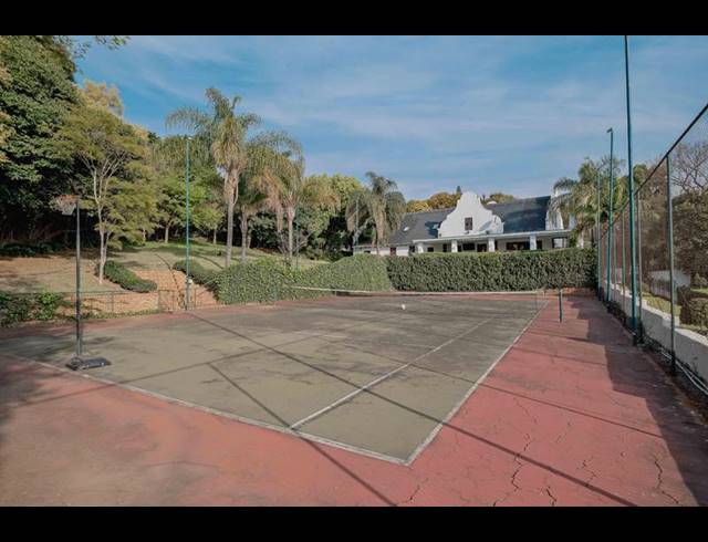 7 BEDROOM HOUSE FOR SALE IN MORELETAPARK